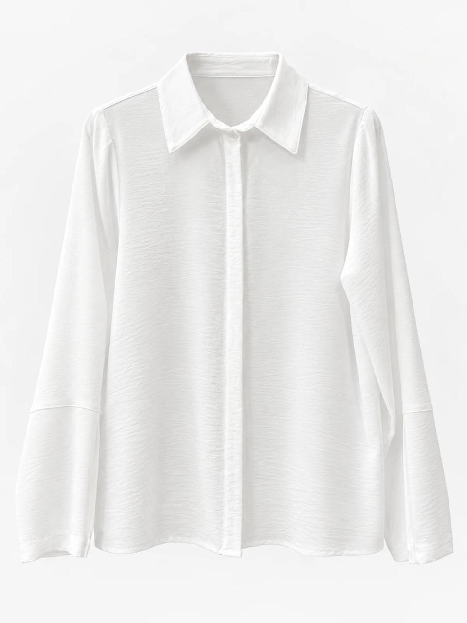 Flowy white shirt, product photo on white background