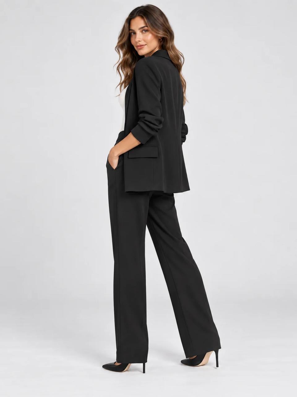 Blazer negro solapa chal, puesto, otra vista